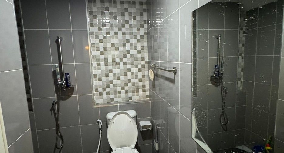 For sale 3 Beds townhouse in Lam Luk Ka, Pathum Thani