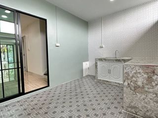 For sale 2 Beds townhouse in Lat Lum Kaeo, Pathum Thani