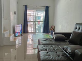 For sale 4 bed townhouse in Bang Pakong, Chachoengsao