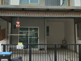 For sale 4 bed townhouse in Bang Pakong, Chachoengsao