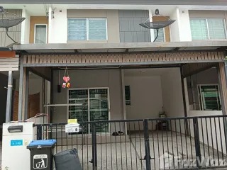 For sale 4 bed townhouse in Bang Pakong, Chachoengsao