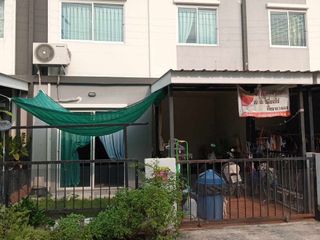 For sale 3 bed apartment in Sam Phran, Nakhon Pathom