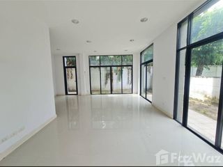 For sale 4 bed townhouse in Mueang Nonthaburi, Nonthaburi