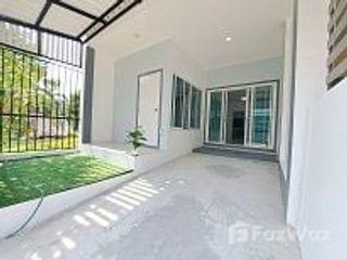 For sale 3 Beds townhouse in Sam Phran, Nakhon Pathom