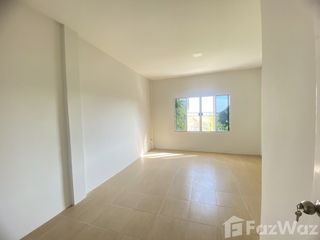 For sale 2 bed townhouse in Sam Chuk, Suphan Buri