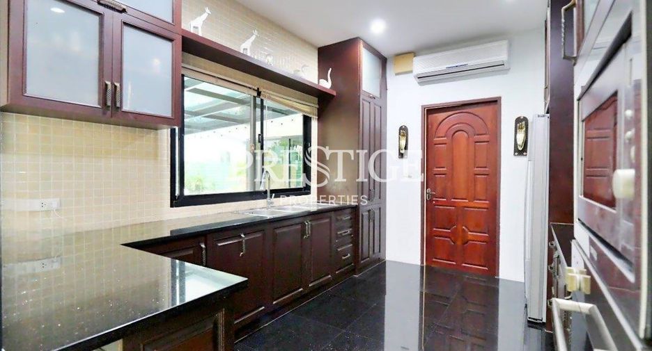 For sale and for rent 5 bedrooms house in Bang Lamung, Chonburi