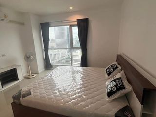 For rent 2 Beds condo in Huai Khwang, Bangkok
