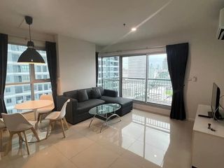 For rent 2 Beds condo in Huai Khwang, Bangkok