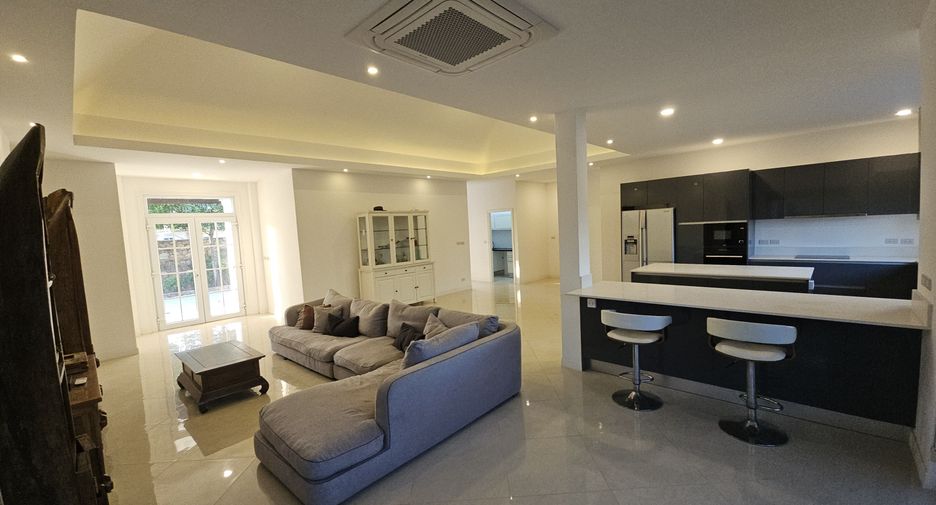 For sale 5 bed villa in Bang Lamung, Chonburi