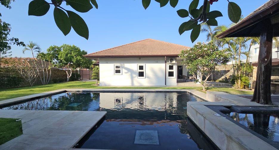 For sale 5 bed villa in Bang Lamung, Chonburi