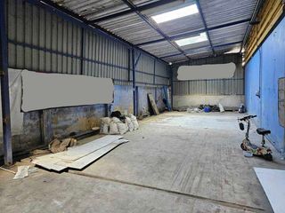For sale and for rent warehouse in Khlong Toei, Bangkok