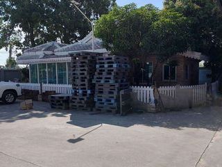 For sale and for rent warehouse in Khlong Toei, Bangkok