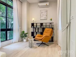 For rent and for sale 4 bedrooms house in Saphan Sung, Bangkok