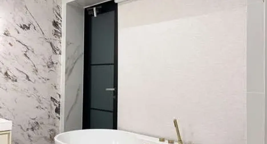 For rent and for sale 4 bedrooms house in Saphan Sung, Bangkok