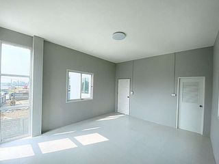 For sale warehouse in Lat Lum Kaeo, Pathum Thani