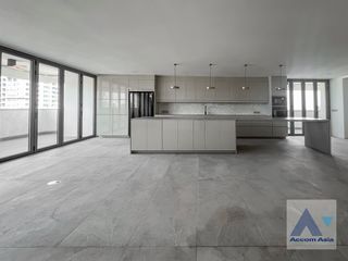For sale 5 Beds condo in Watthana, Bangkok
