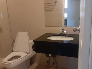 For rent 5 Beds condo in Huai Khwang, Bangkok