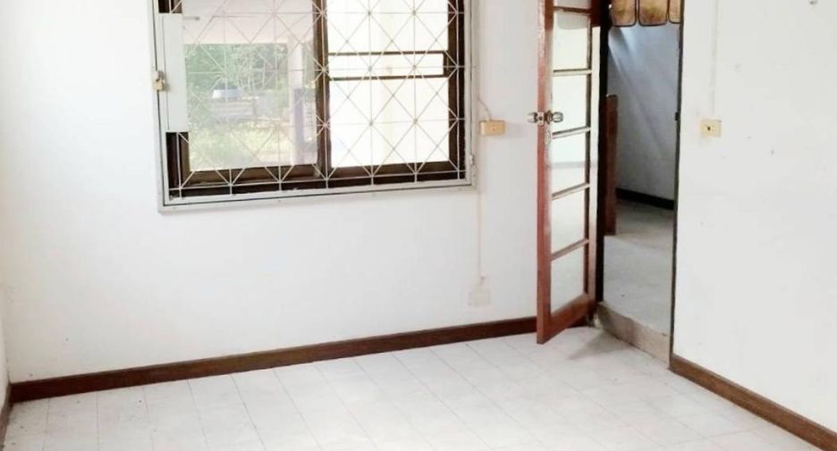 For sale 3 bed house in Mueang Nonthaburi, Nonthaburi