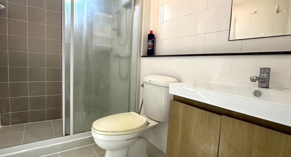For sale 4 bed townhouse in Pak Kret, Nonthaburi