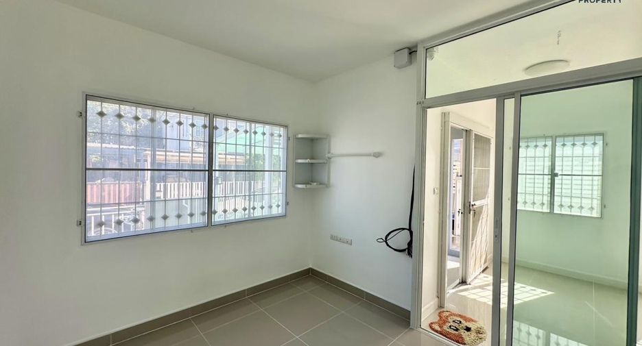 For sale 4 bed townhouse in Pak Kret, Nonthaburi