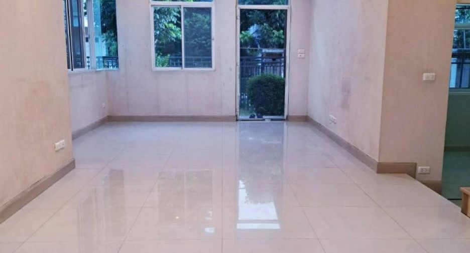 For sale 4 bed house in Mueang Nonthaburi, Nonthaburi