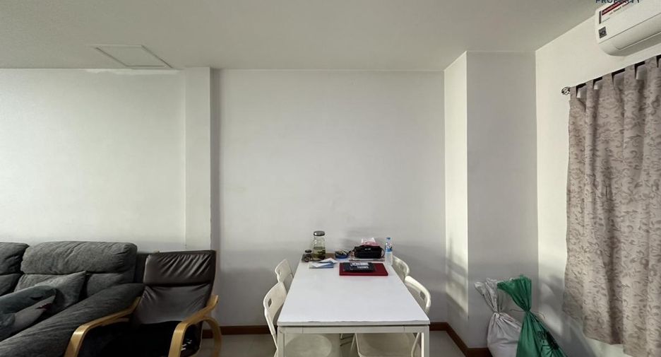 For sale 5 bed townhouse in Mueang Nonthaburi, Nonthaburi
