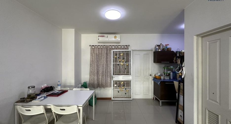For sale 5 bed townhouse in Mueang Nonthaburi, Nonthaburi