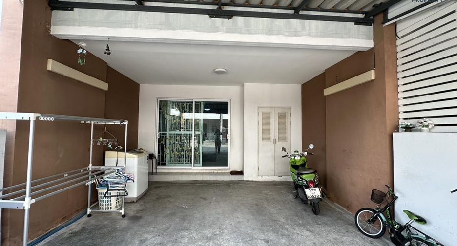 For sale 5 bed townhouse in Mueang Nonthaburi, Nonthaburi