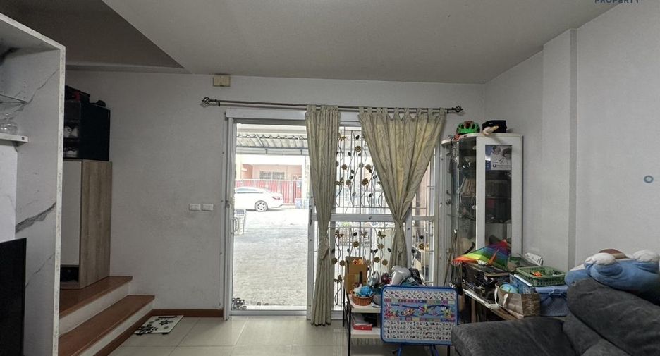 For sale 5 bed townhouse in Mueang Nonthaburi, Nonthaburi