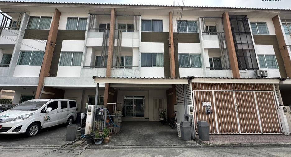 For sale 5 bed townhouse in Mueang Nonthaburi, Nonthaburi