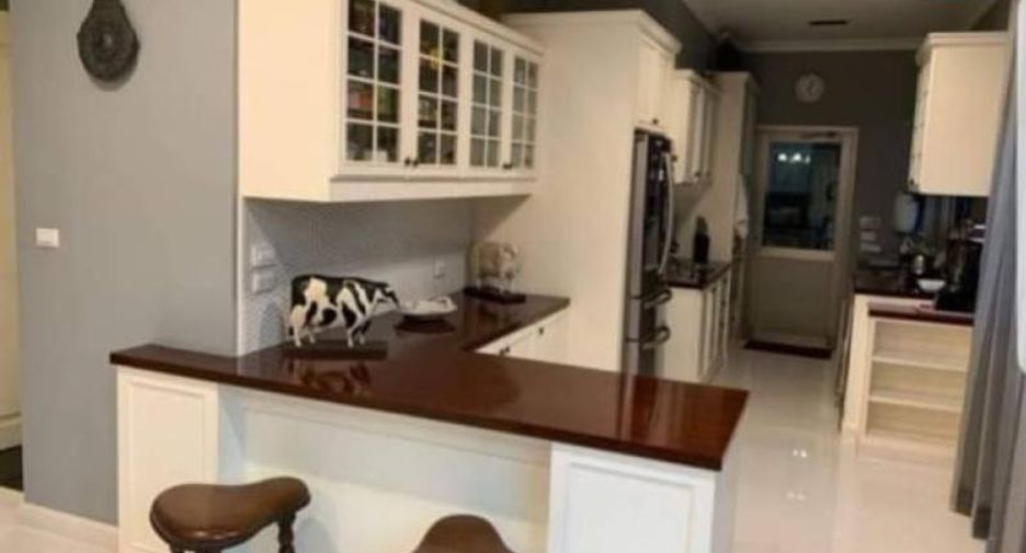 For sale 4 bed house in Mueang Nonthaburi, Nonthaburi