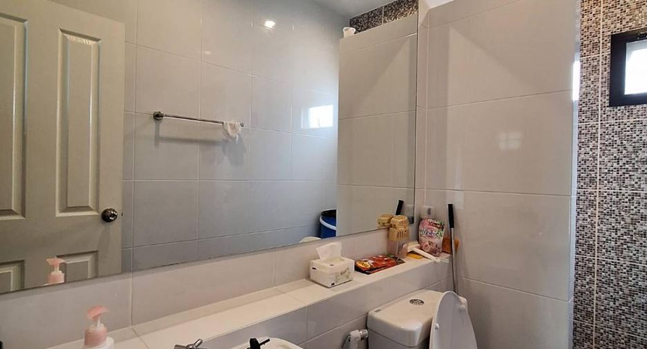 For sale 4 Beds house in Lam Luk Ka, Pathum Thani