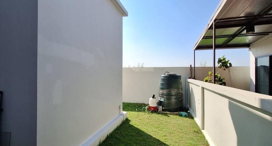 For sale 4 Beds house in Lam Luk Ka, Pathum Thani