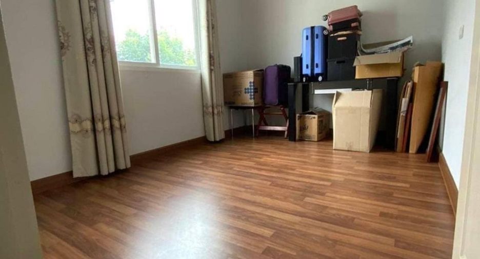 For sale 3 Beds townhouse in Lam Luk Ka, Pathum Thani