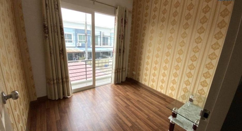 For sale 3 Beds townhouse in Lam Luk Ka, Pathum Thani