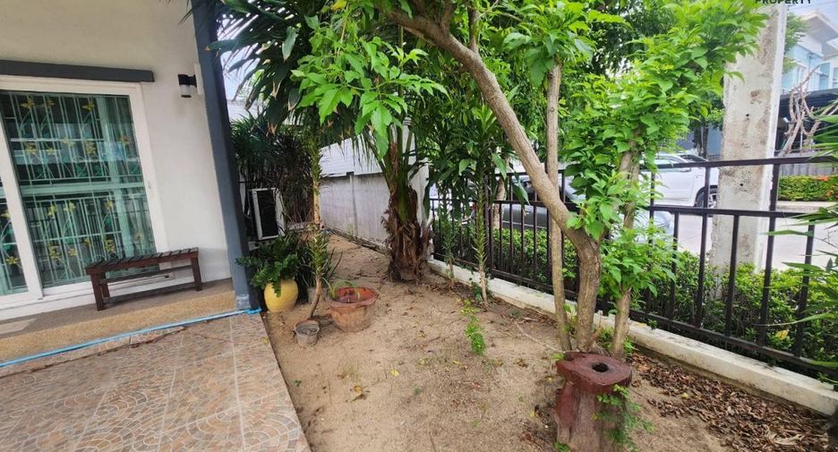 For sale 3 Beds townhouse in Lam Luk Ka, Pathum Thani