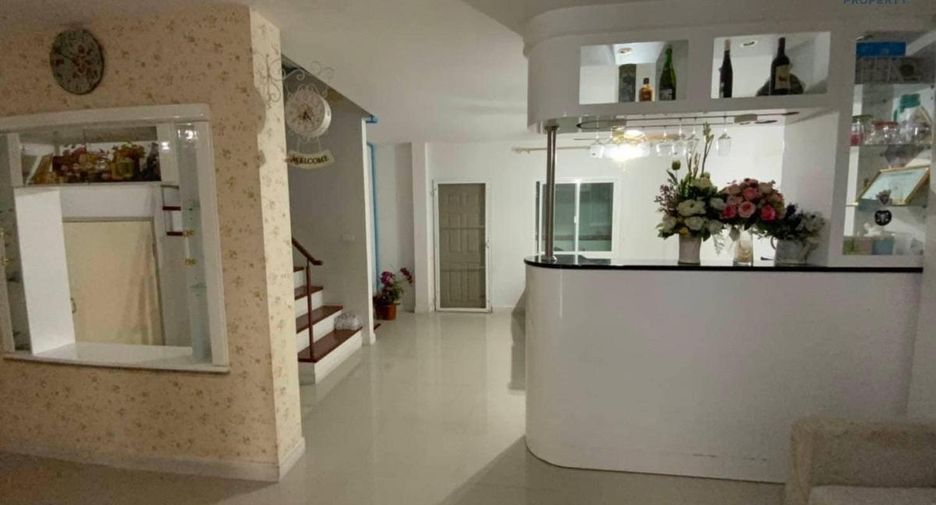 For sale 3 Beds townhouse in Lam Luk Ka, Pathum Thani