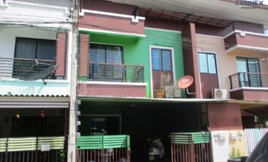 For sale 3 bed townhouse in Lam Luk Ka, Pathum Thani