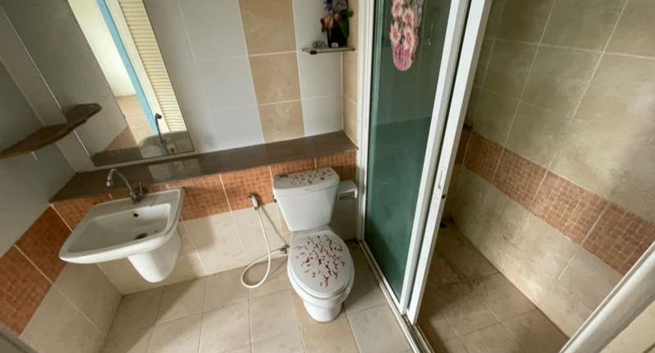 For sale 3 Beds townhouse in Lam Luk Ka, Pathum Thani