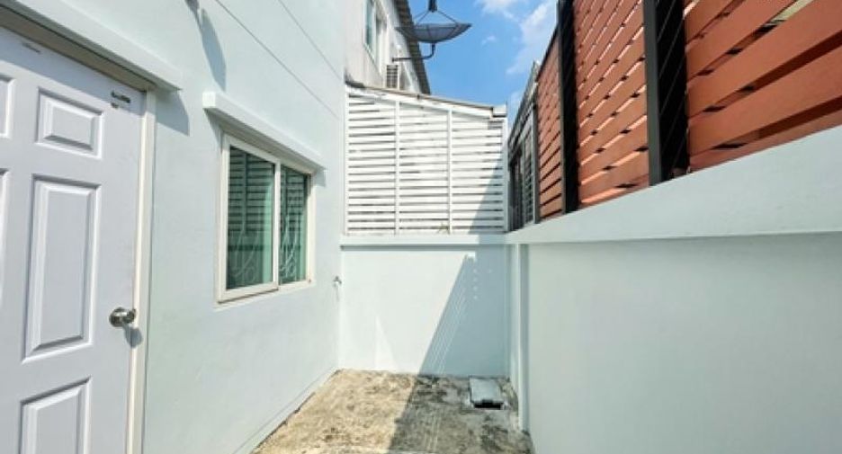 For sale 3 Beds townhouse in Pak Kret, Nonthaburi