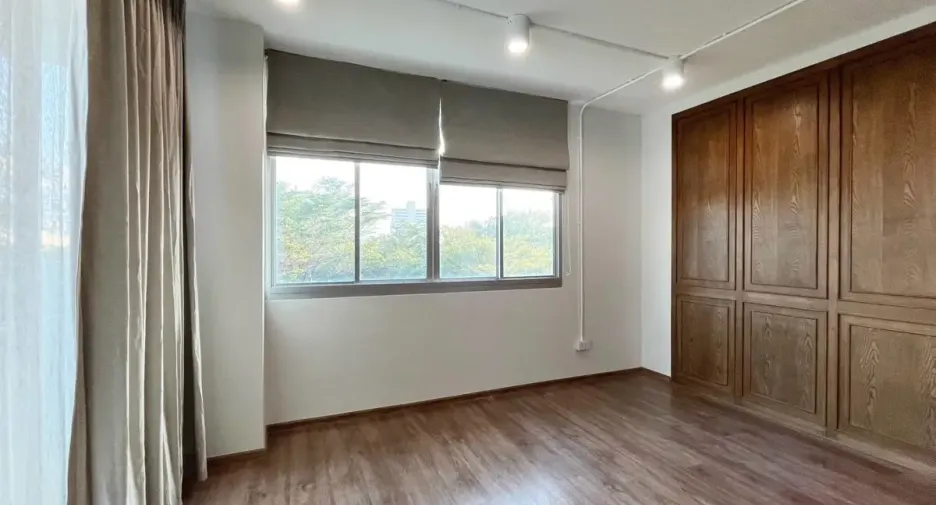 For rent and for sale 2 bedrooms condo in Khlong Toei, Bangkok