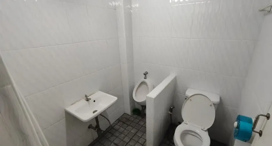 For rent retail Space in Yan Nawa, Bangkok