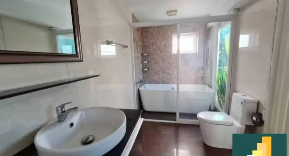 For rent and for sale 4 bedrooms house in Bang Lamung, Chonburi