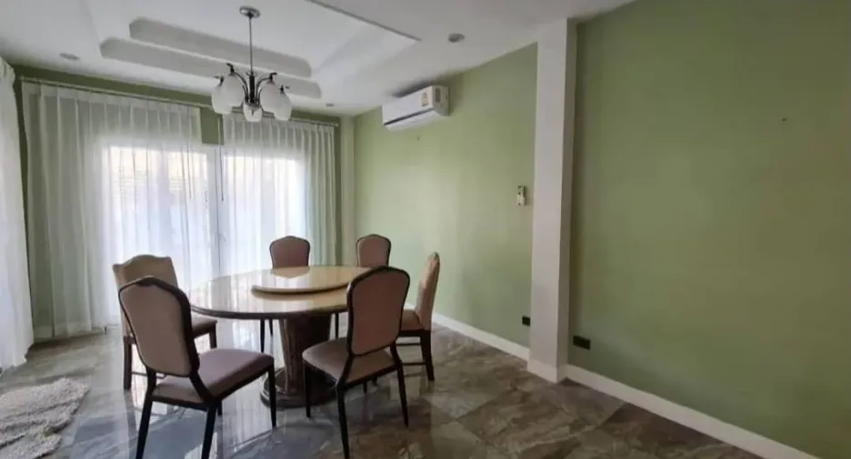 For rent and for sale 4 bedrooms house in Bang Lamung, Chonburi