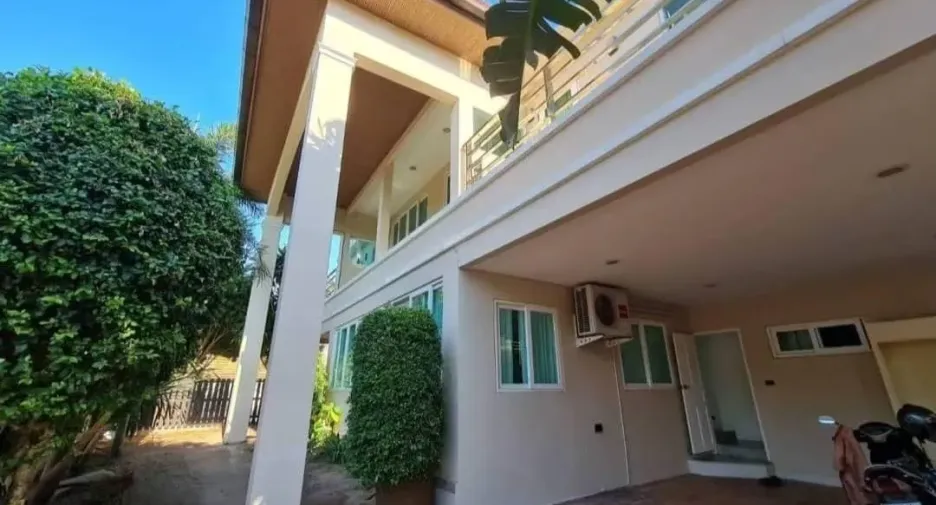 For rent and for sale 4 bedrooms house in Bang Lamung, Chonburi