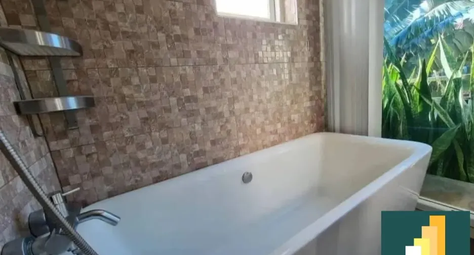 For rent and for sale 4 bedrooms house in Bang Lamung, Chonburi