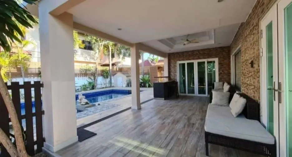 For rent and for sale 4 bedrooms house in Bang Lamung, Chonburi