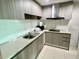 For sale 3 Beds condo in Huai Khwang, Bangkok