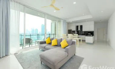 For sale 2 bed condo in Watthana, Bangkok