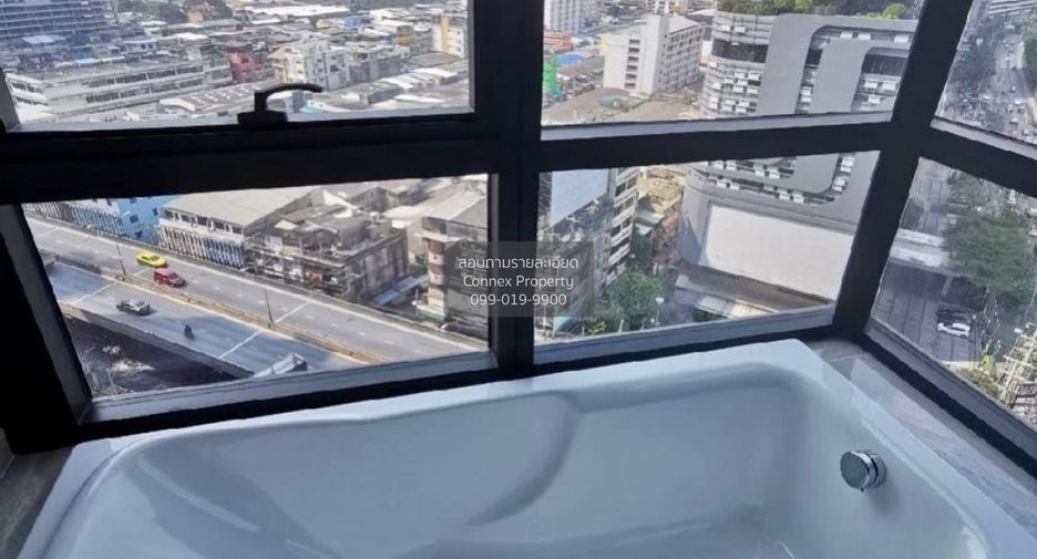 Condo en alquiler de 2 habitaciones en Huai Khwang, Bangkok